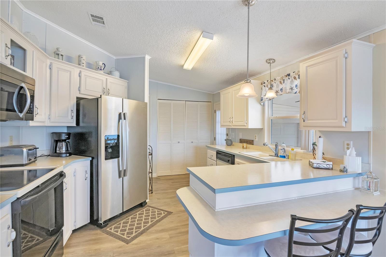 Image 11 of 48 For 642 Polo Park East Boulevard
