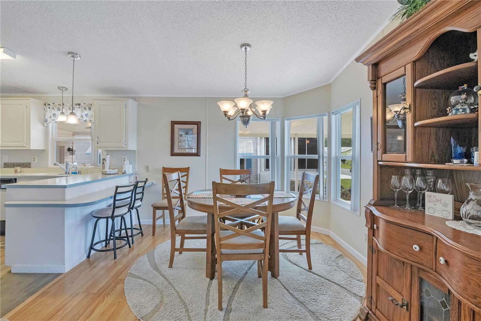 Image 5 of 48 For 642 Polo Park East Boulevard