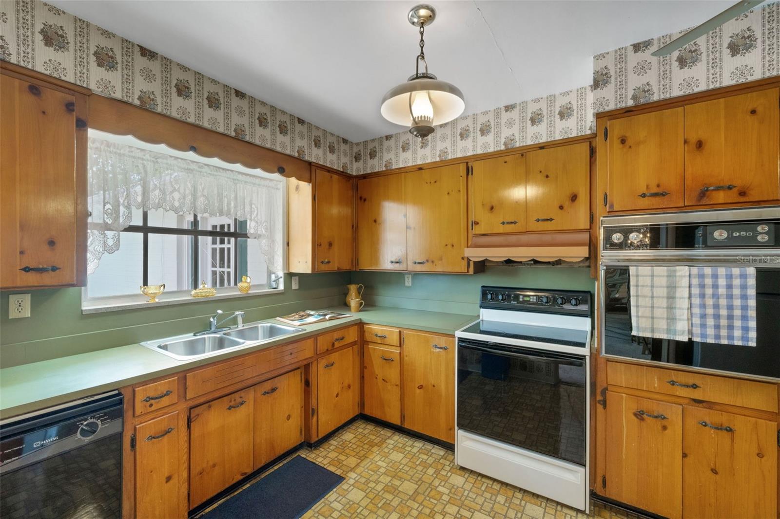 Image 8 of 50 For 4200 Cleveland Heights Boulevard