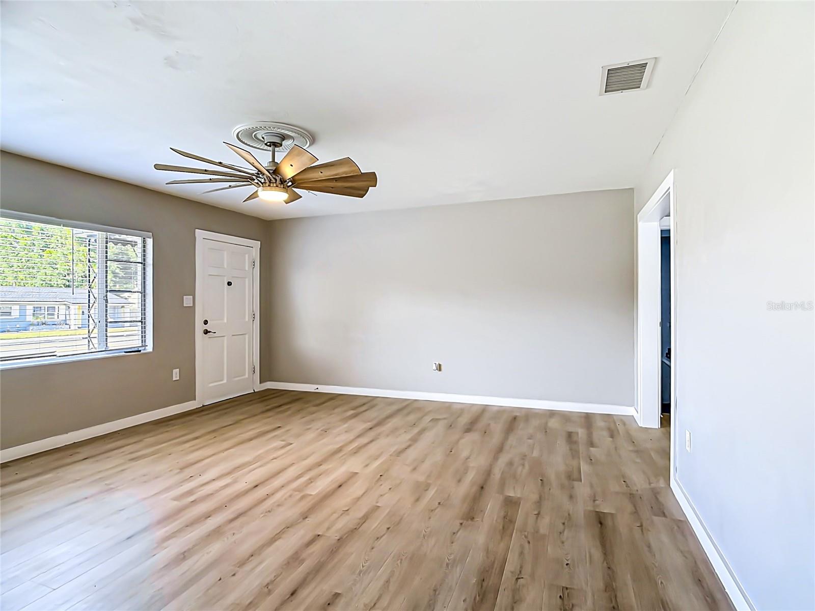 Image 13 of 53 For 616 Edgewood Drive