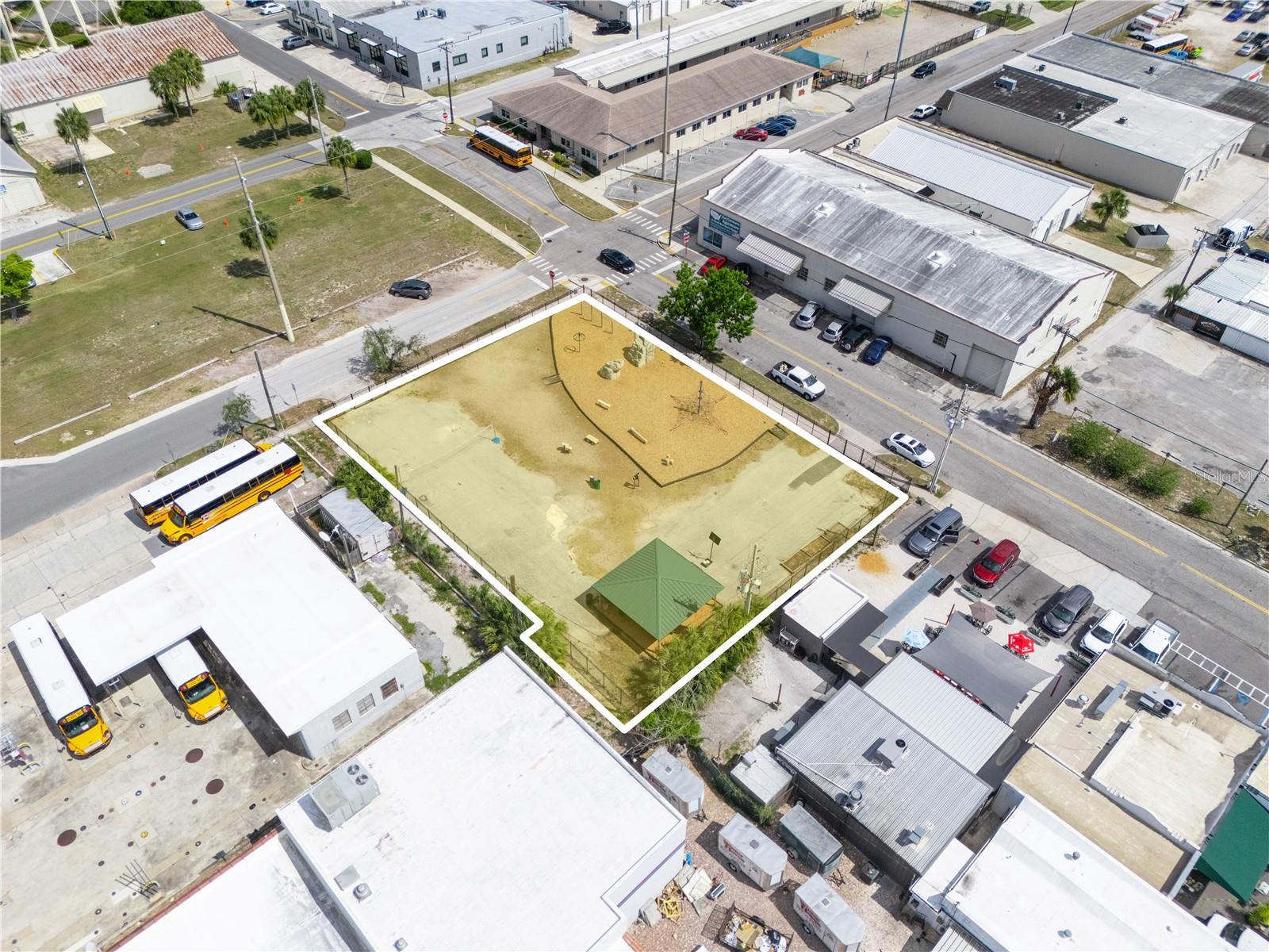 Image 9 of 22 For 165 5th Street Sw