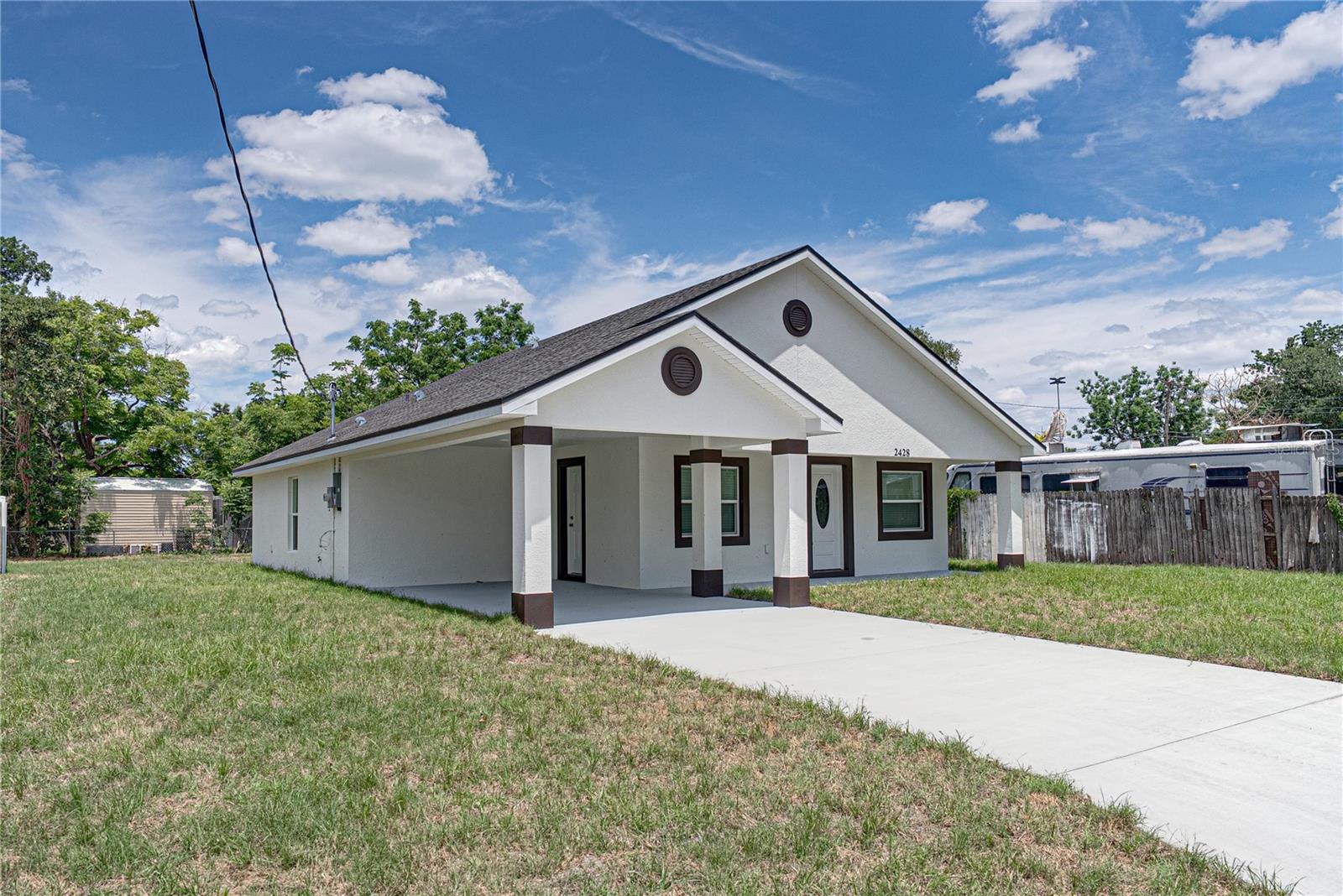 Image 4 of 44 For 2428 Mosswood Lane
