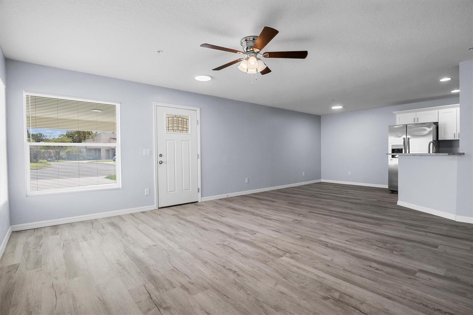 Image 3 of 11 For 4153 Oak Loop 0