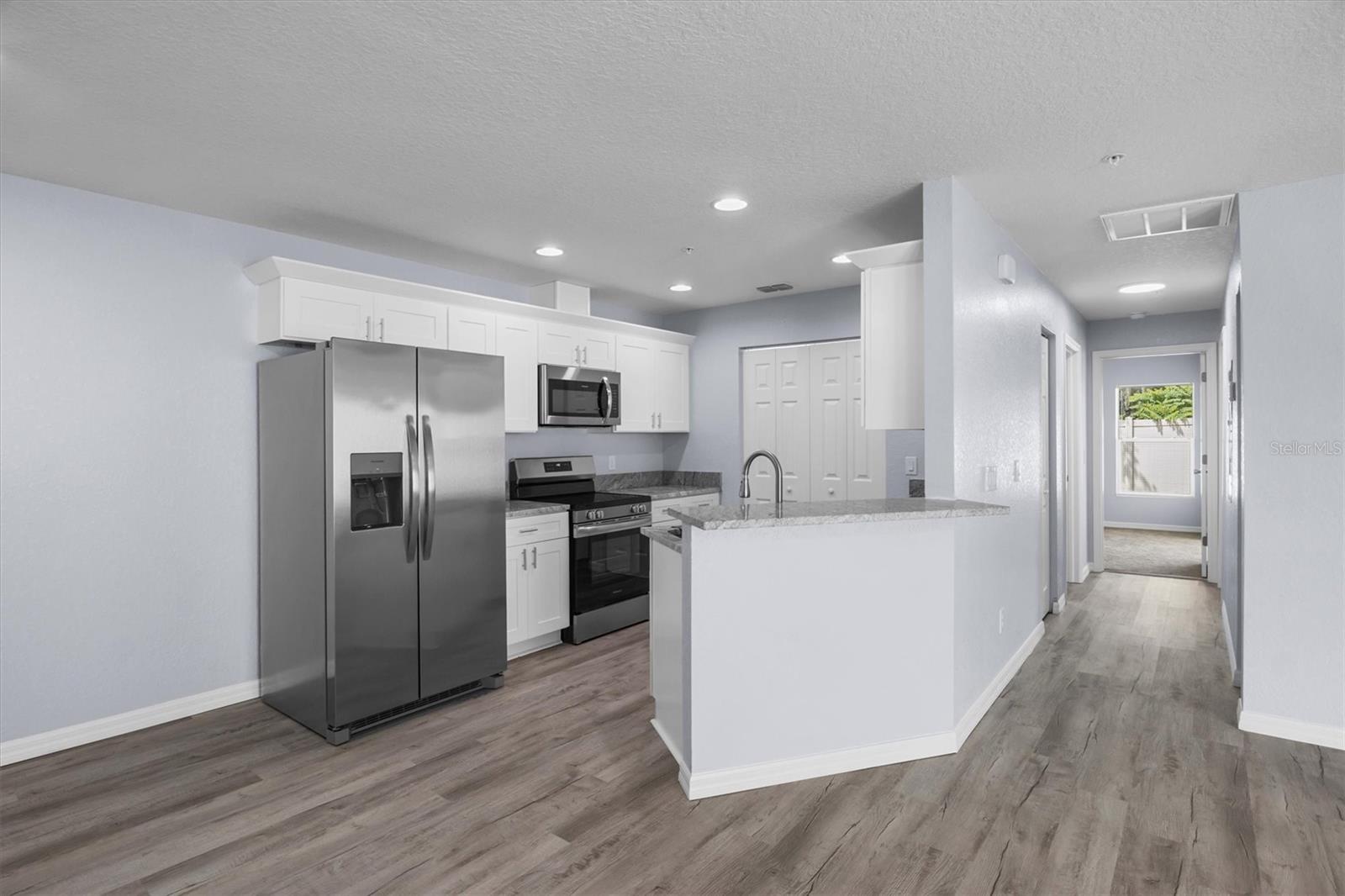 Image 4 of 11 For 4153 Oak Loop 0