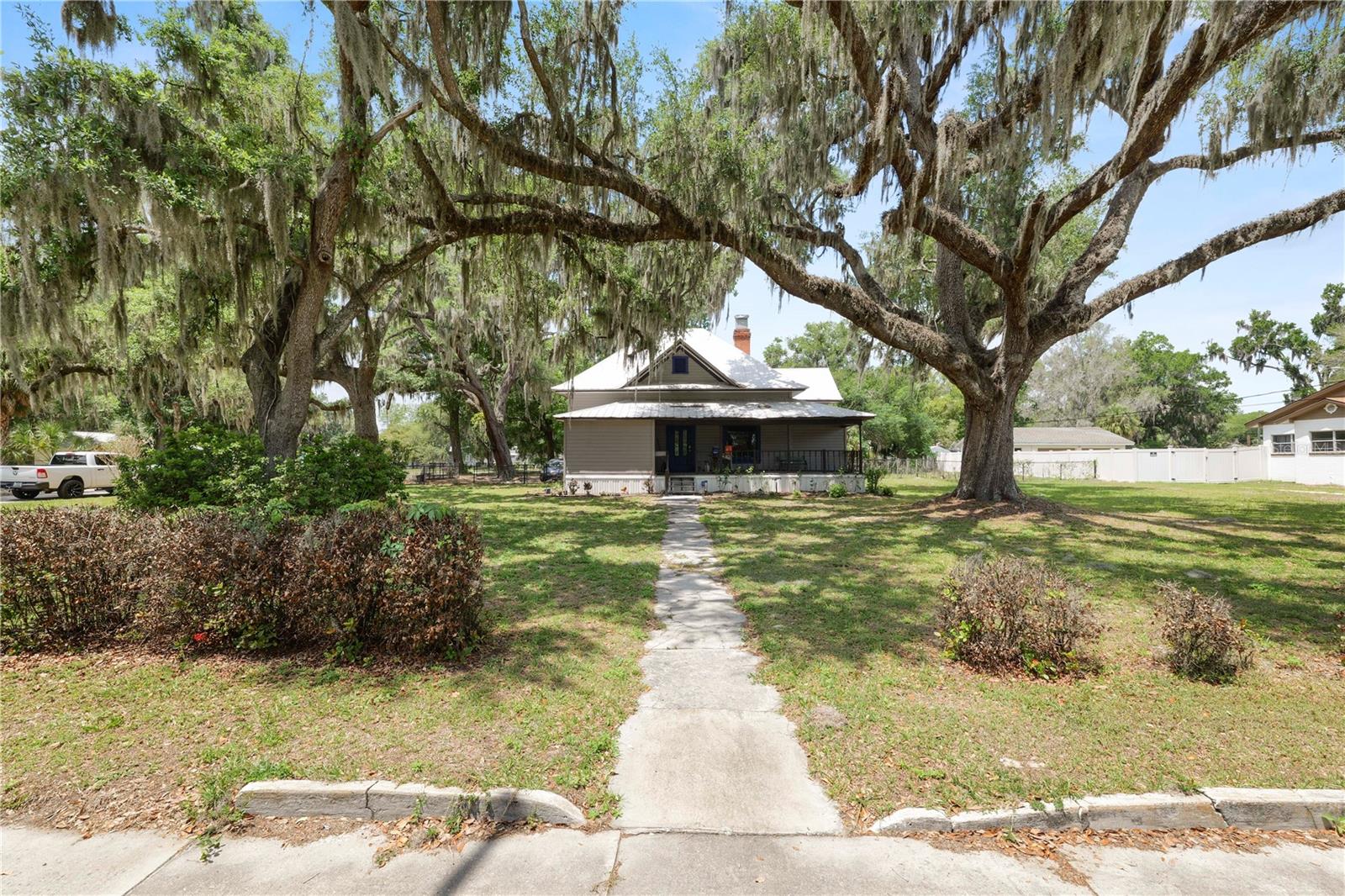 Image 10 of 19 For 128 Oak Avenue