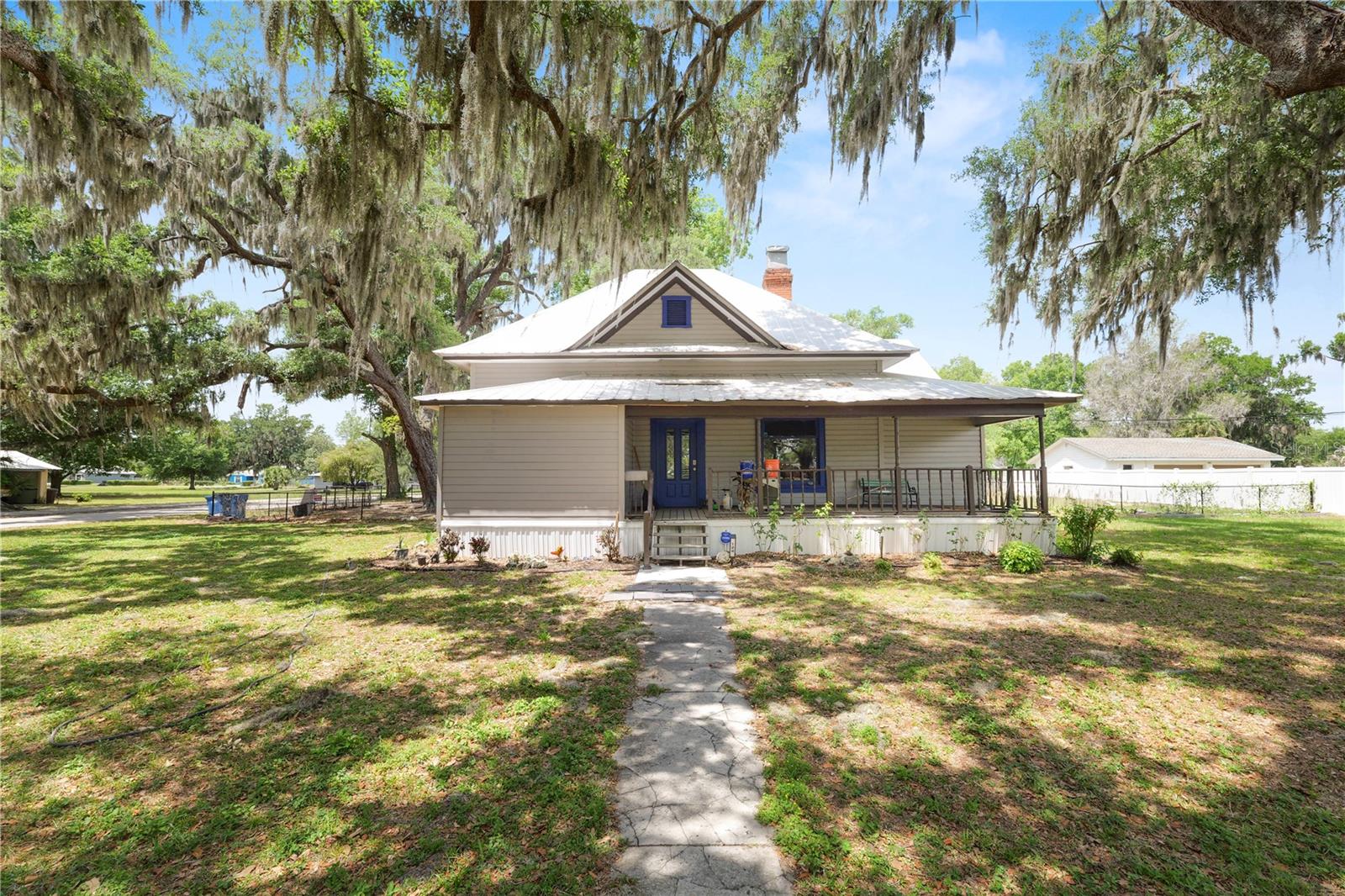 Image 3 of 19 For 128 Oak Avenue