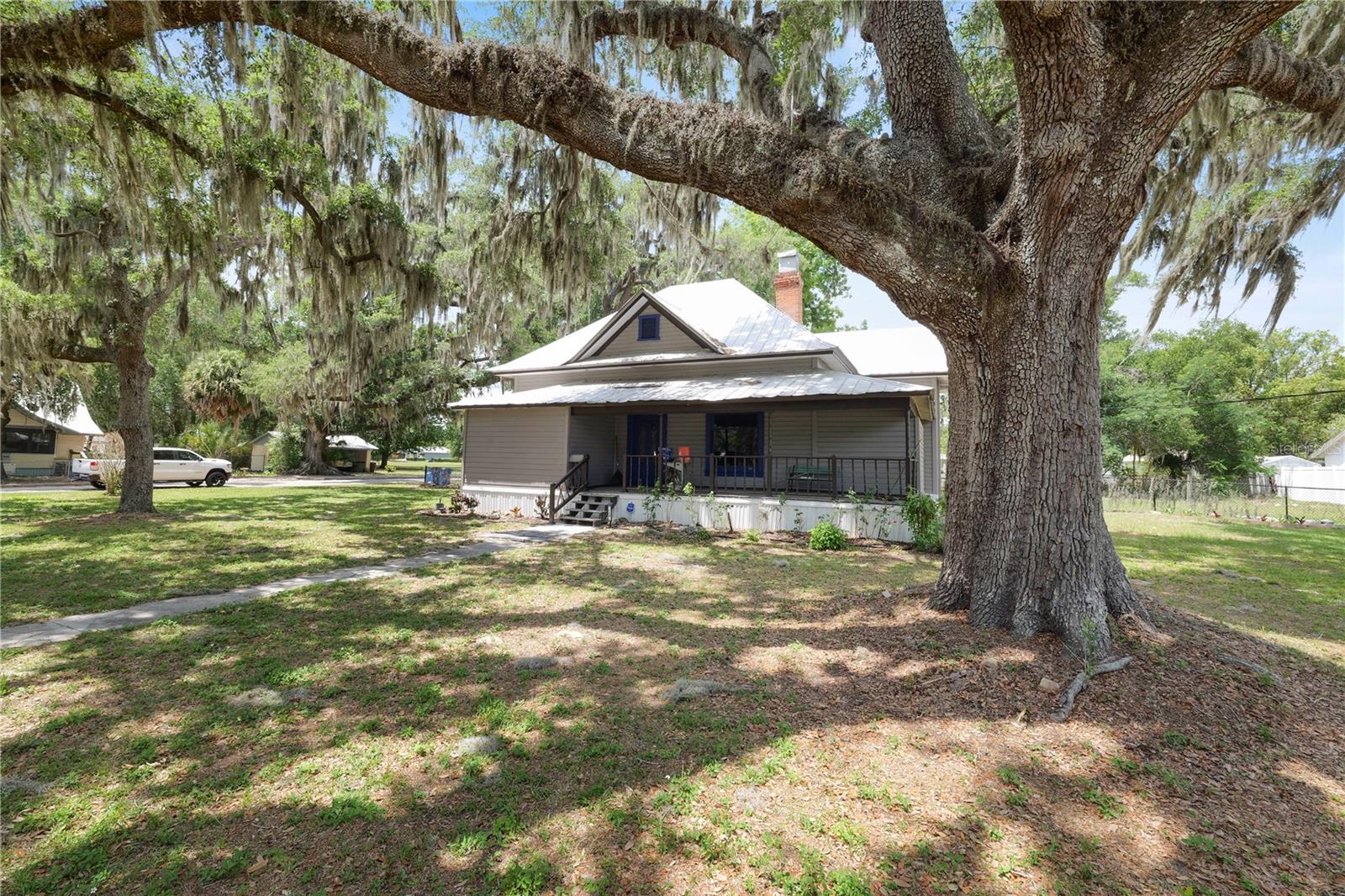 Image 8 of 19 For 128 Oak Avenue