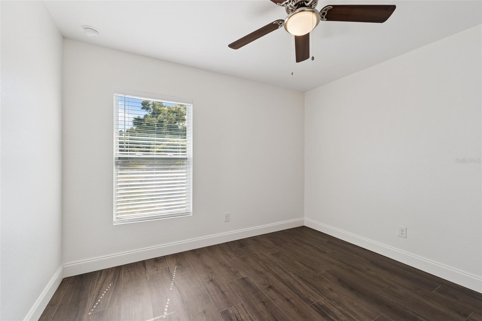 Image 11 of 42 For 1111-1113 Jewel Avenue
