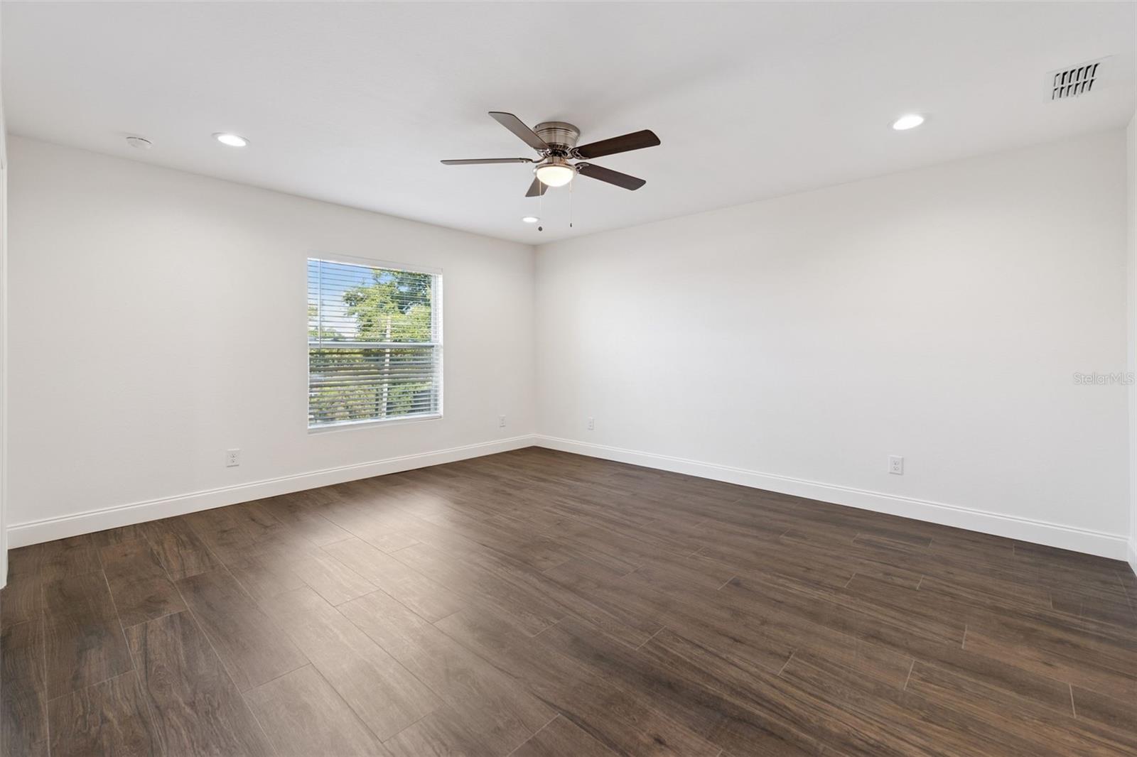 Image 13 of 42 For 1111-1113 Jewel Avenue