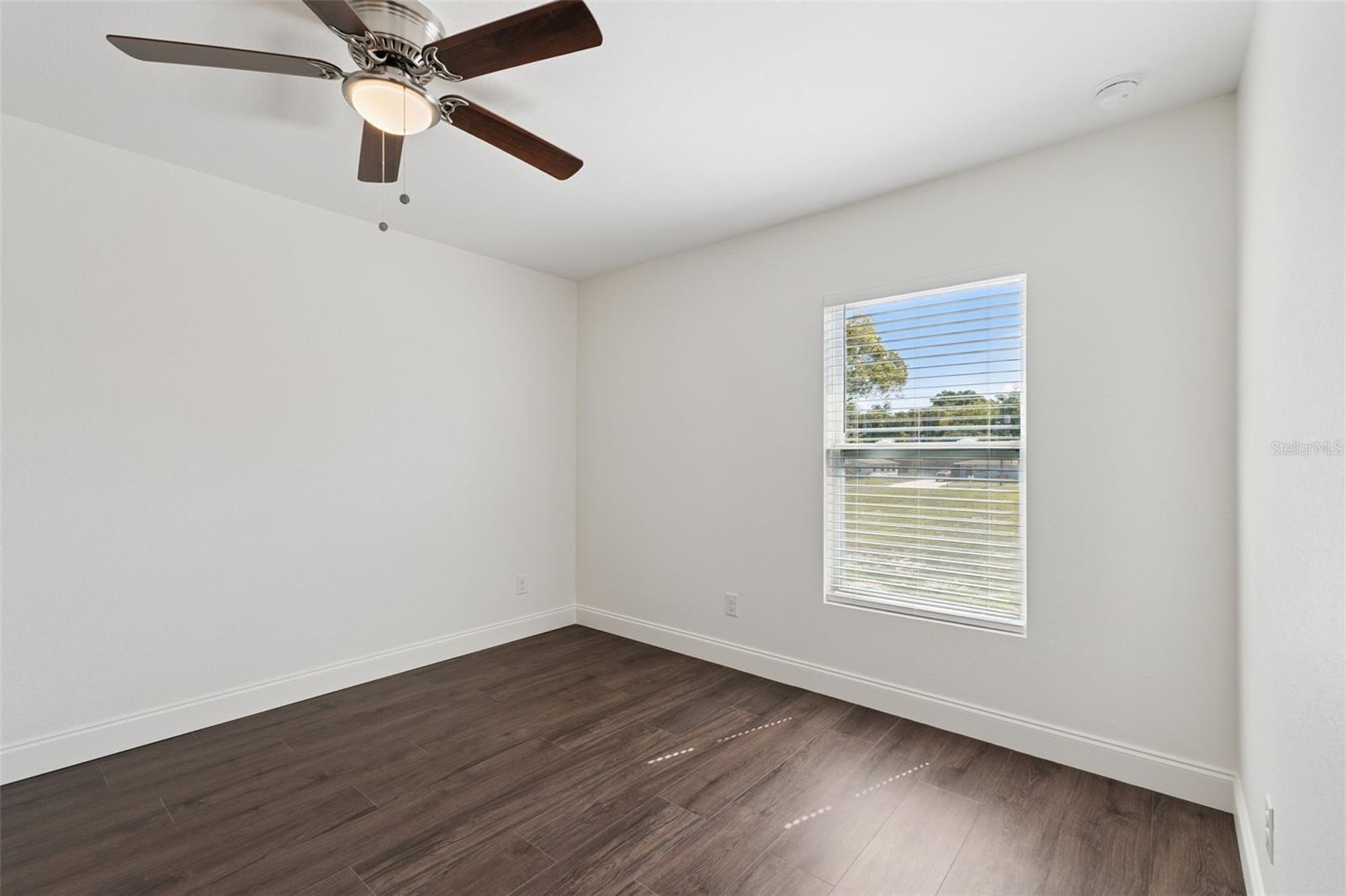 Image 15 of 42 For 1111-1113 Jewel Avenue