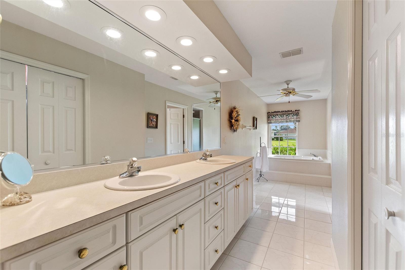 Image 16 of 30 For 5521 Emerald Ridge Boulevard