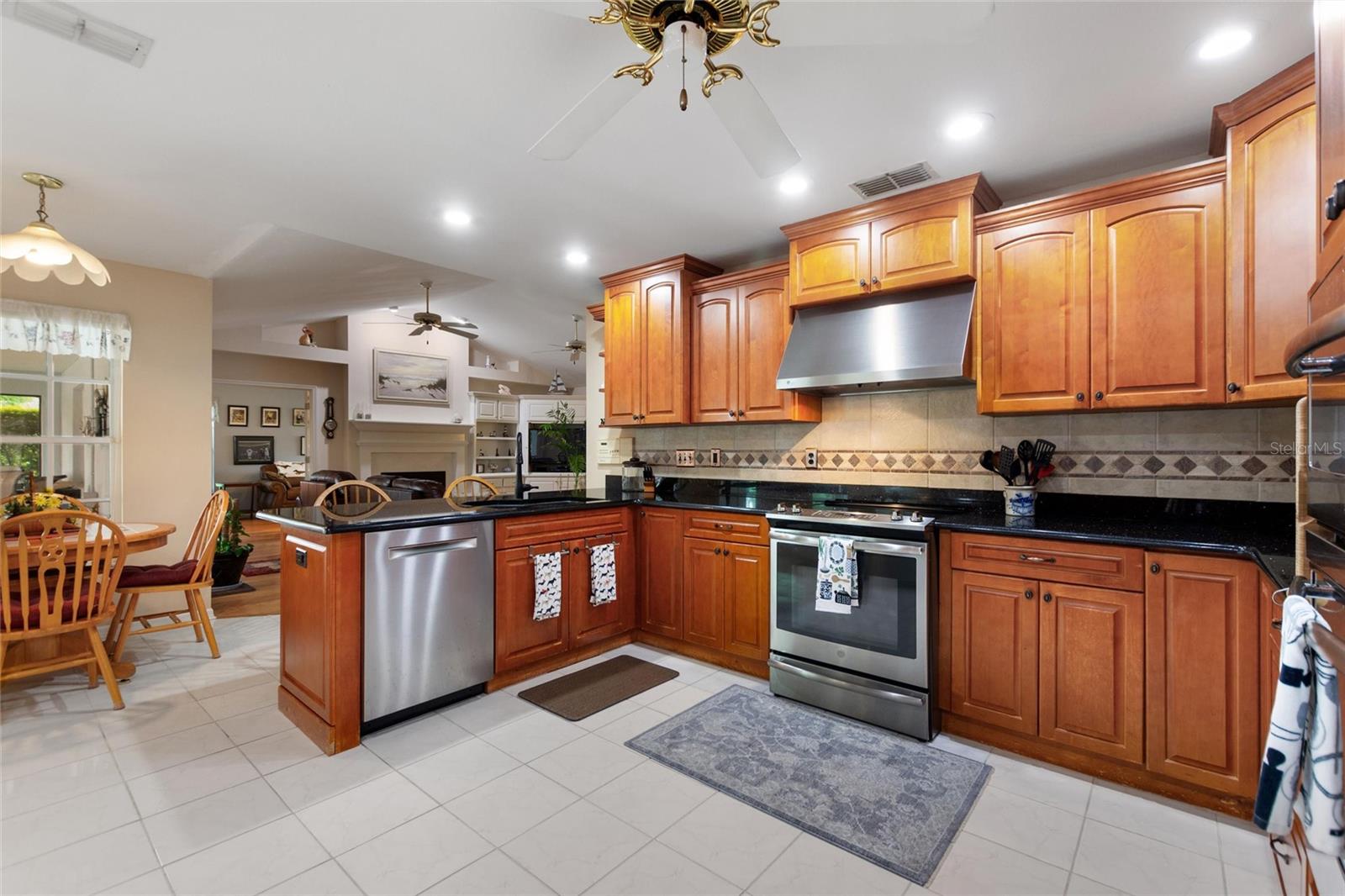 Image 6 of 30 For 5521 Emerald Ridge Boulevard