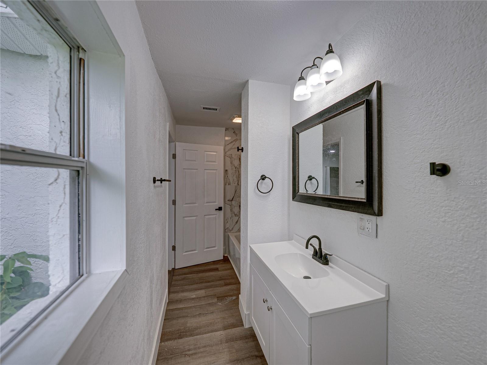 Image 12 of 23 For 602 Laura Street