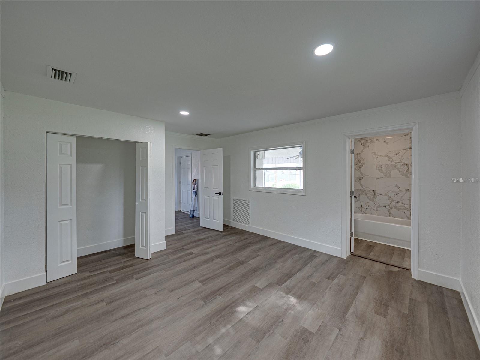 Image 13 of 23 For 602 Laura Street
