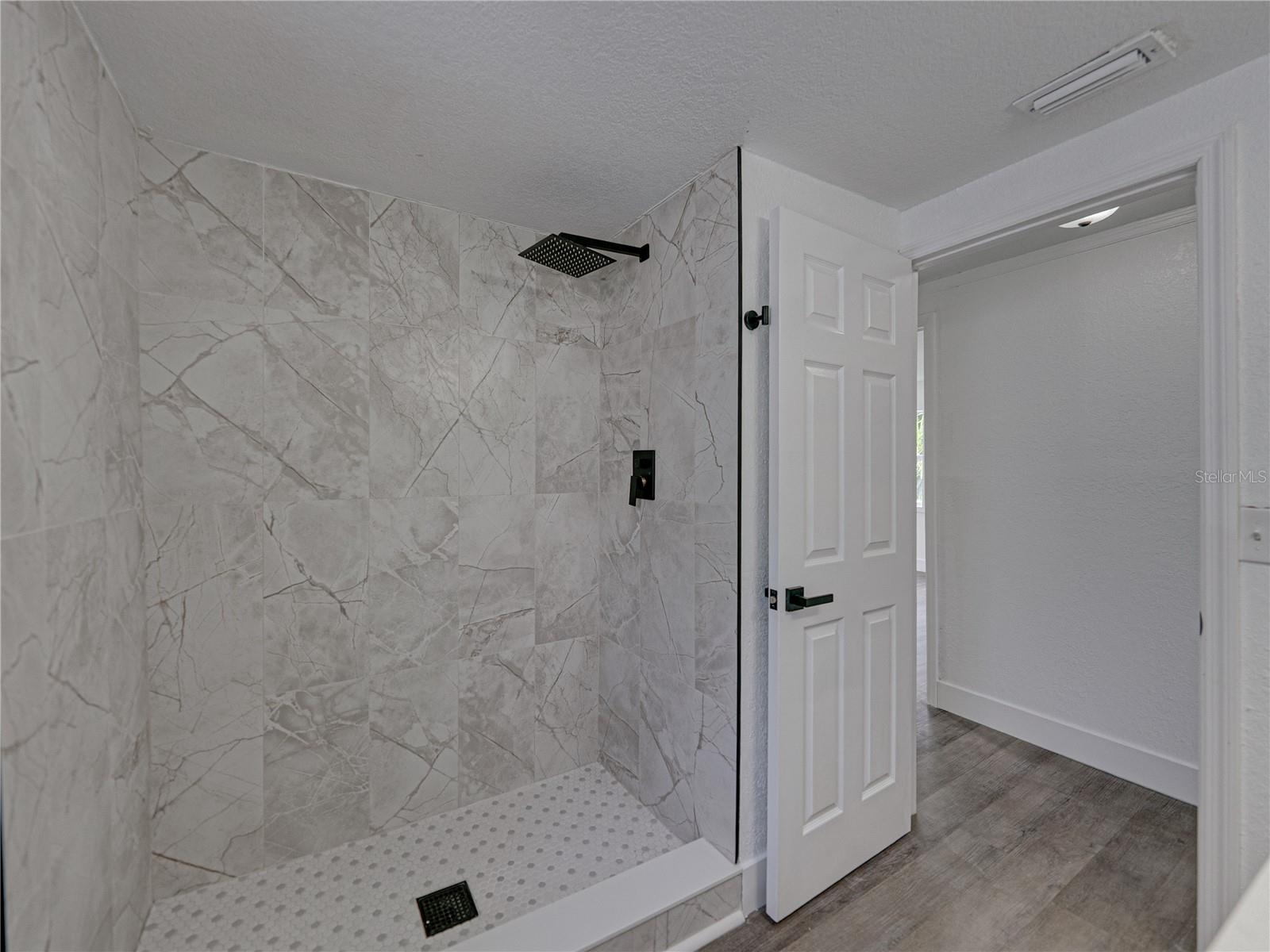Image 16 of 23 For 602 Laura Street