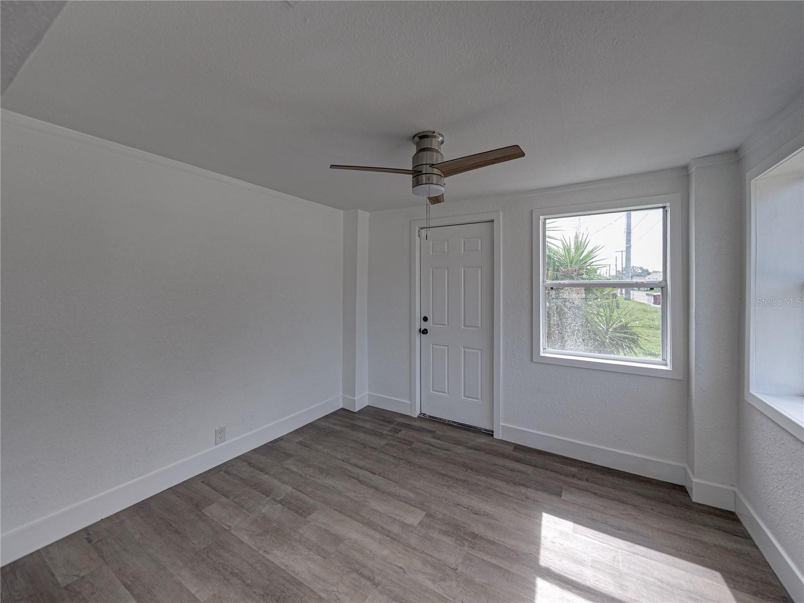 Image 4 of 23 For 602 Laura Street