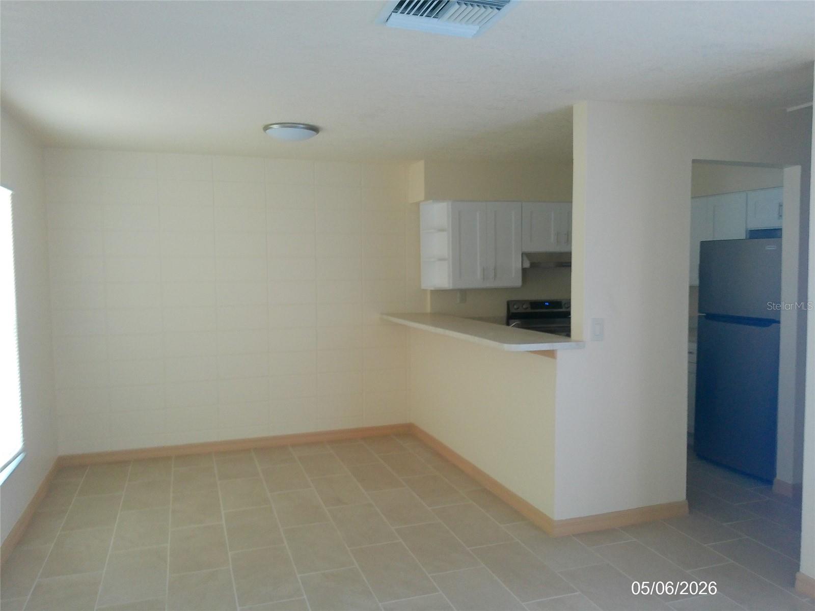 Image 5 of 14 For 920 Carole Street