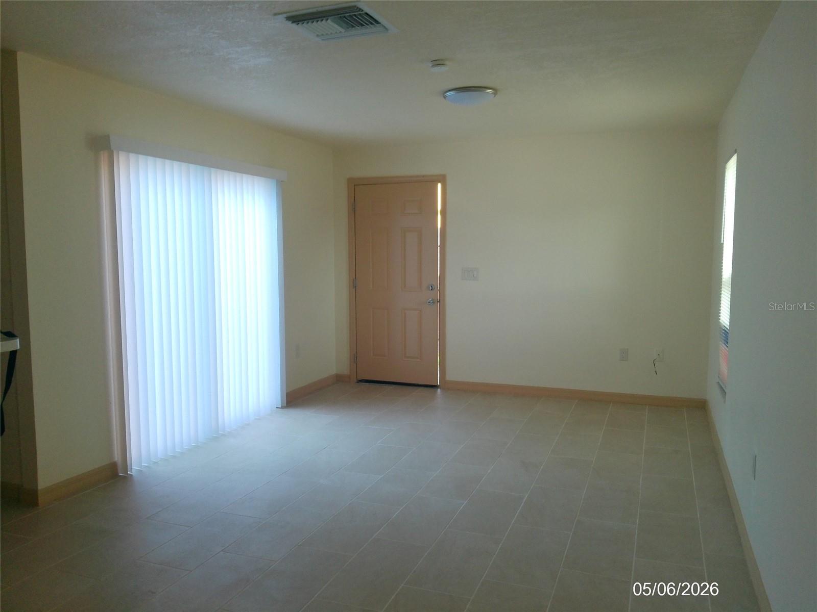 Image 7 of 14 For 920 Carole Street