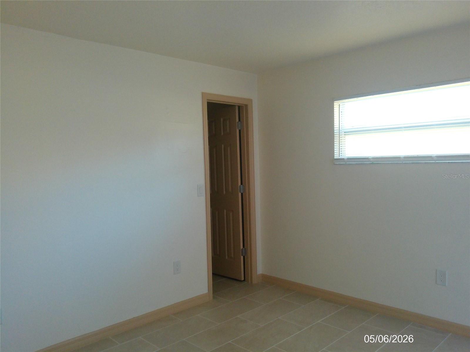 Image 8 of 14 For 920 Carole Street