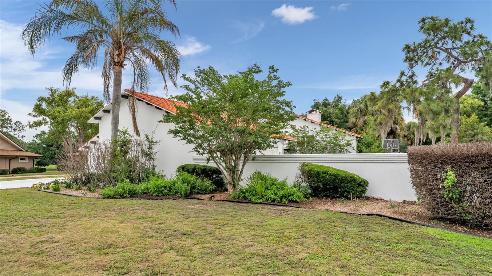 Image 16 of 83 For 421 Lone Palm Drive