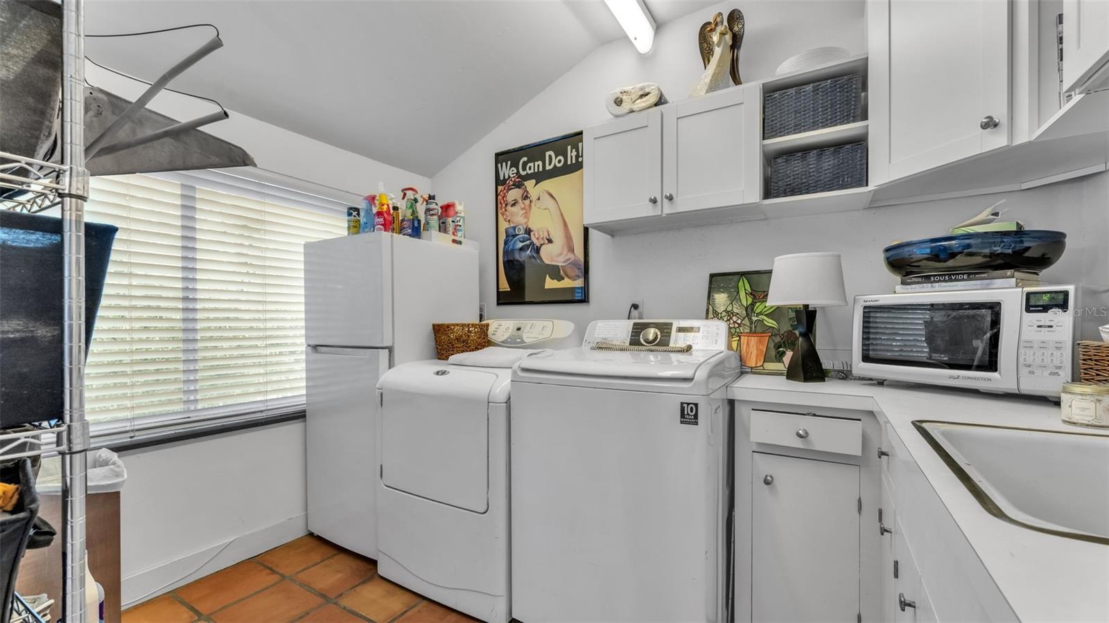 Image 41 of 83 For 421 Lone Palm Drive