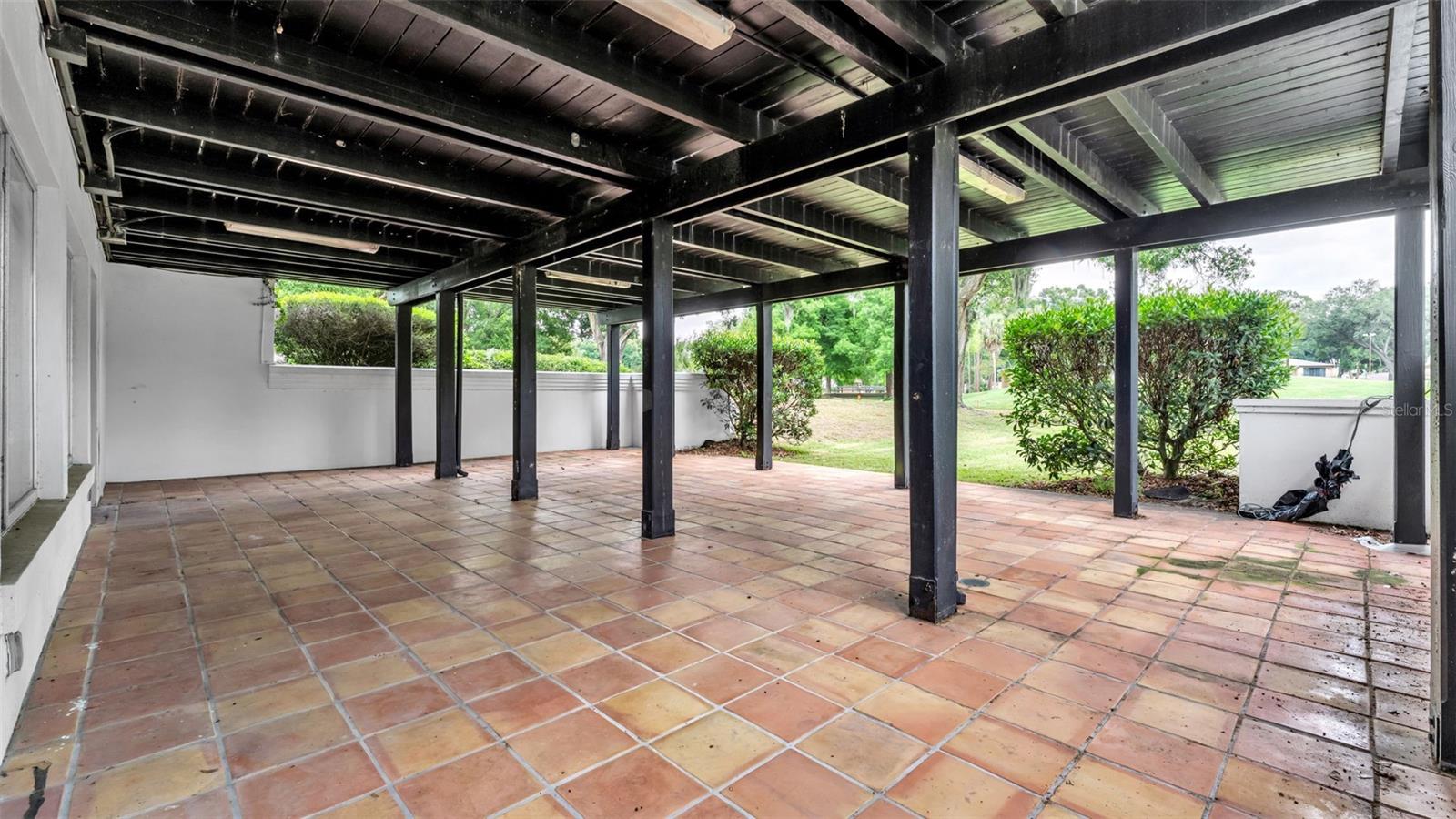 Image 70 of 83 For 421 Lone Palm Drive