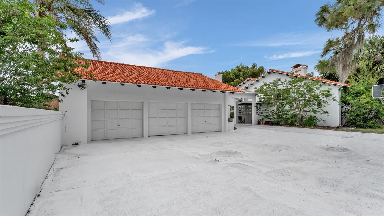 Image 8 of 83 For 421 Lone Palm Drive