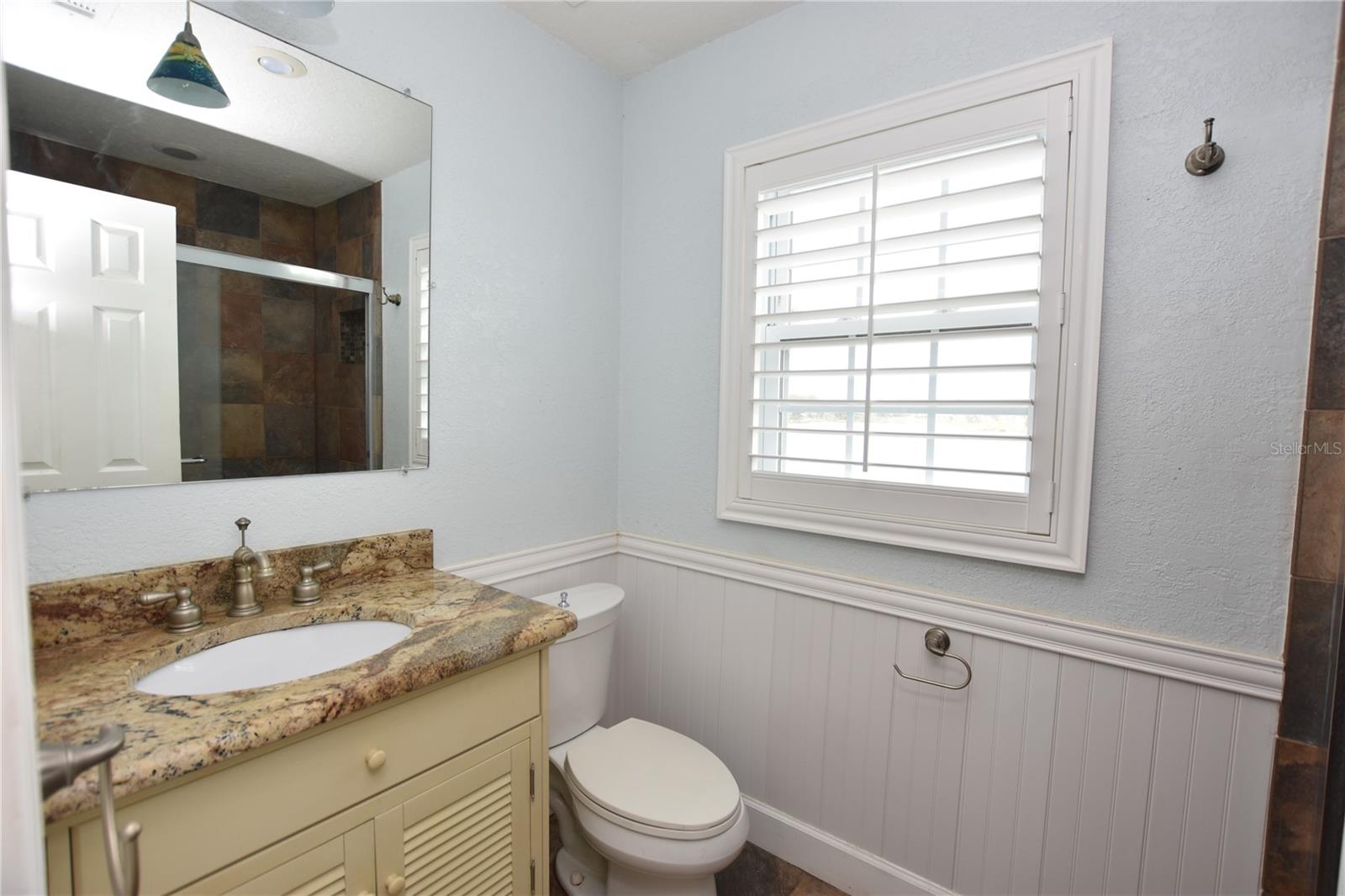 Image 14 of 19 For 1920 Edgewood Drive S4