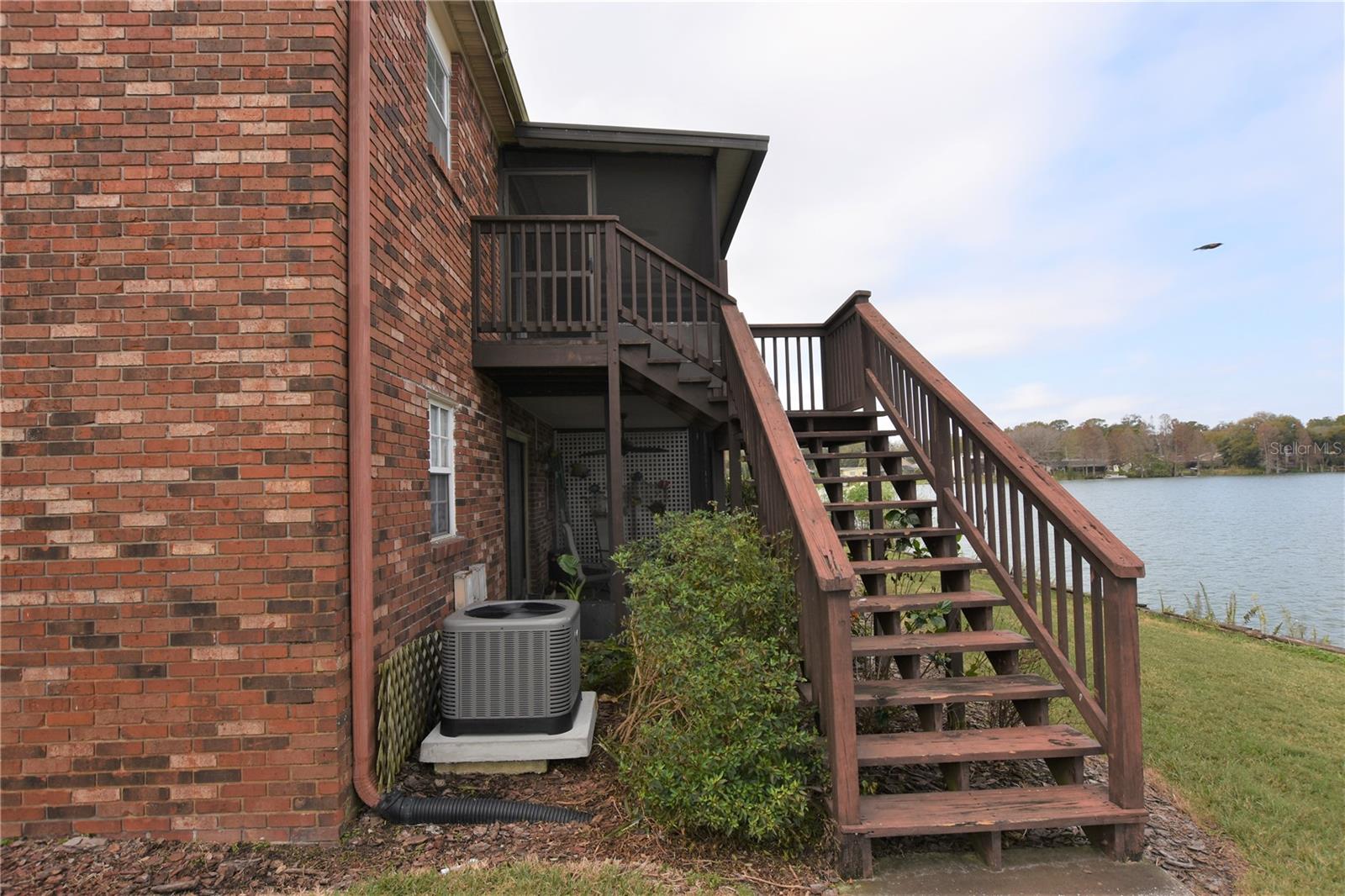 Image 2 of 19 For 1920 Edgewood Drive S4
