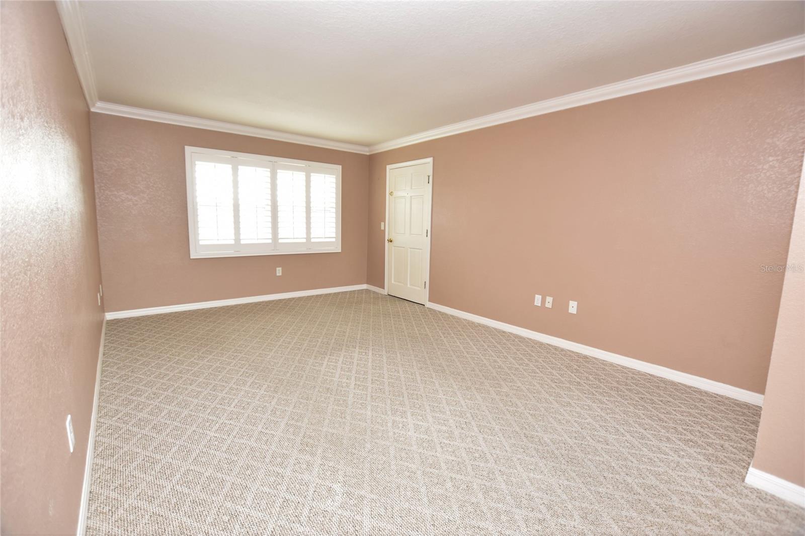 Image 6 of 19 For 1920 Edgewood Drive S4