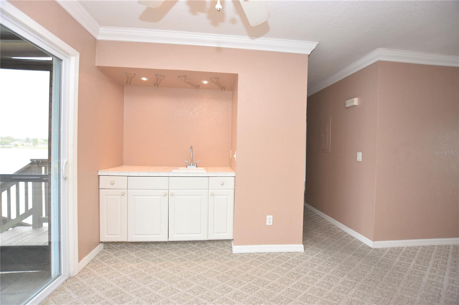 Image 9 of 19 For 1920 Edgewood Drive S4