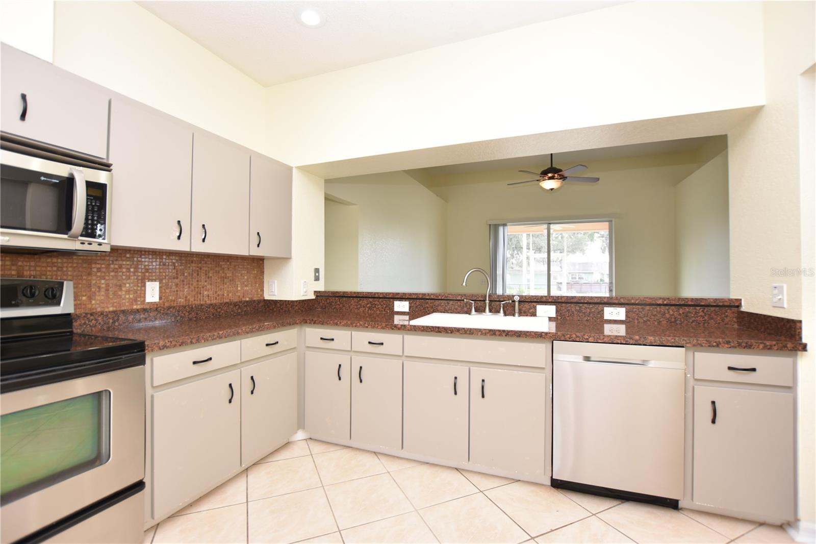 Image 6 of 34 For 4148 Buttonbush Circle