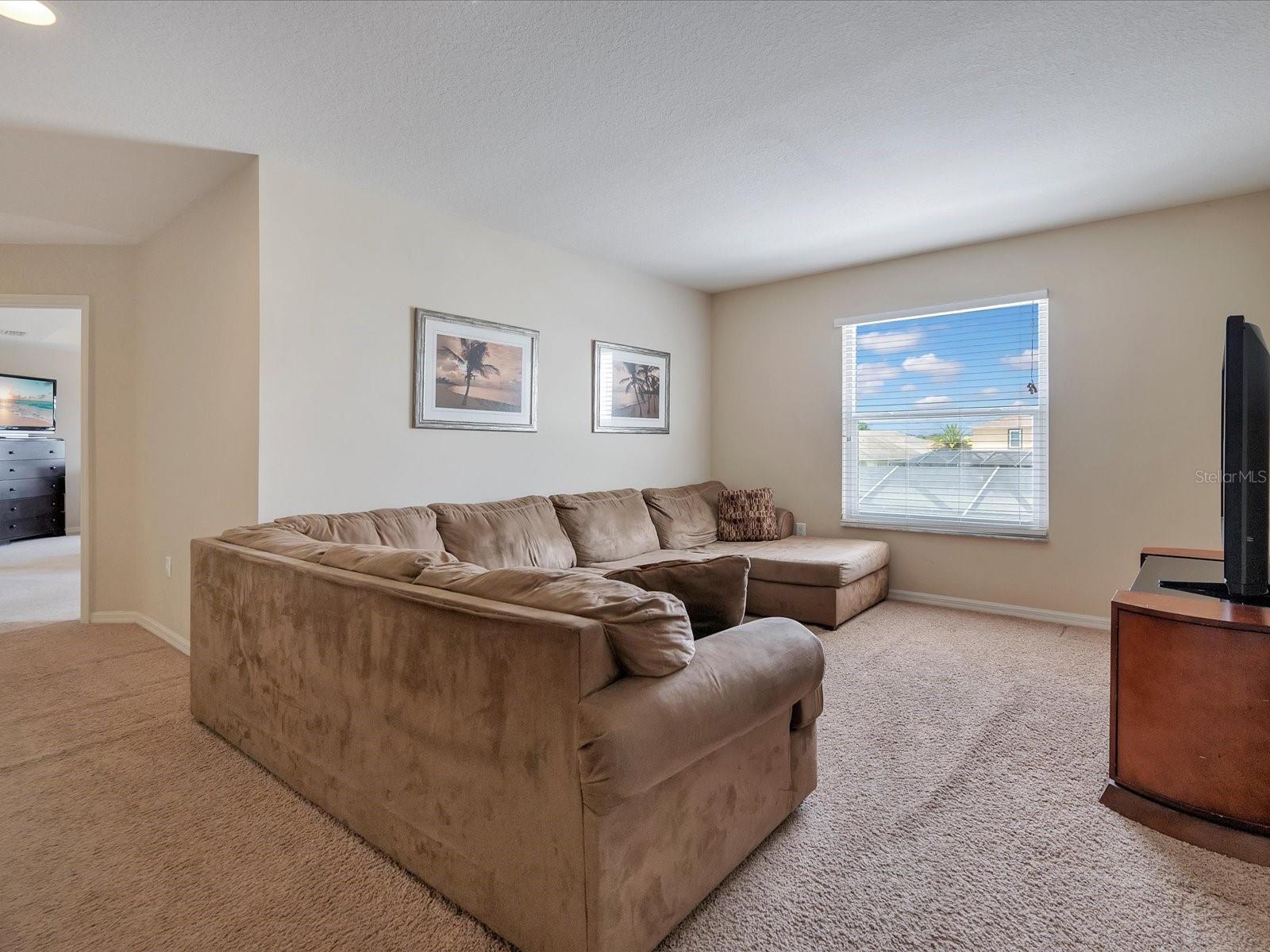 Image 17 of 52 For 5592 Superior Drive