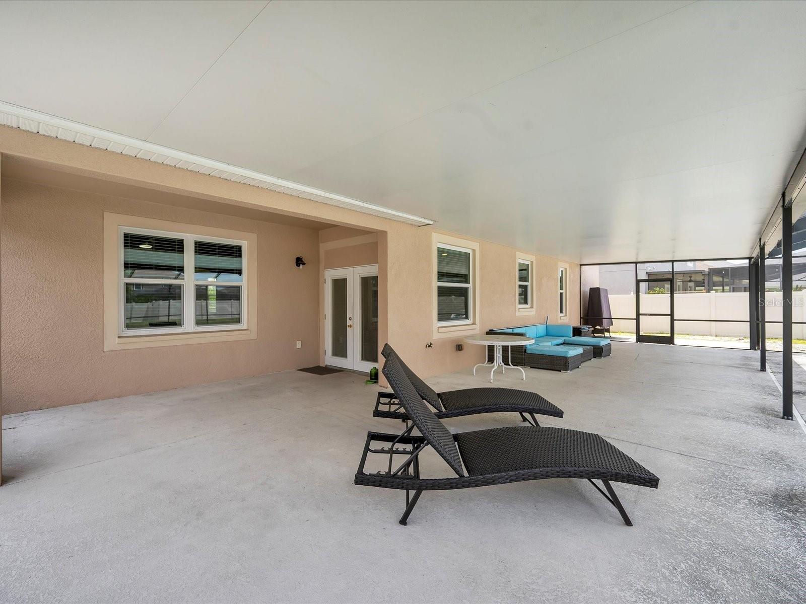 Image 4 of 52 For 5592 Superior Drive