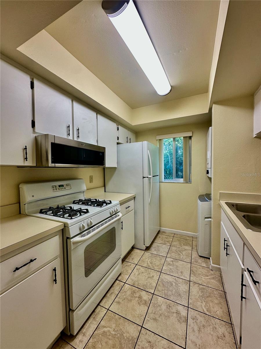 Image 11 of 28 For 630 Pavare Court 630