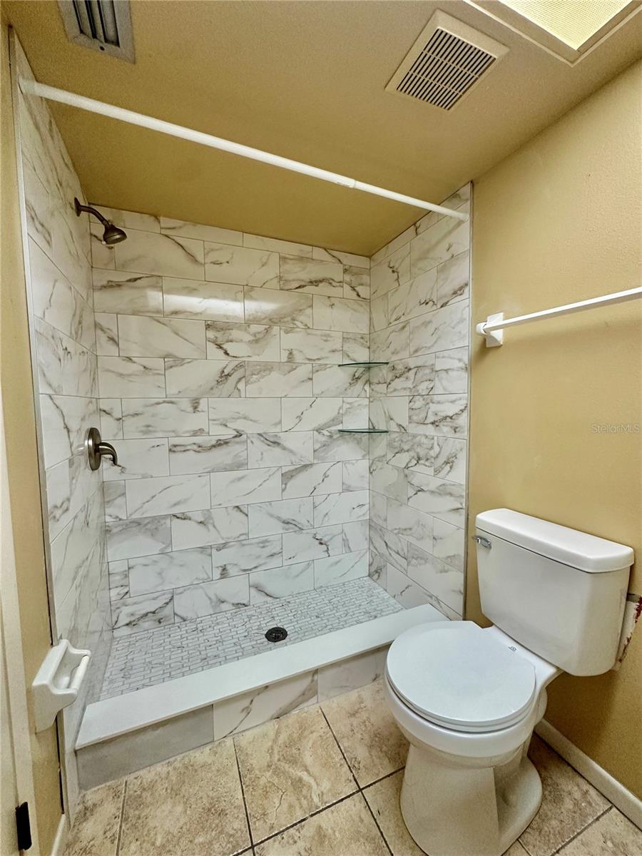 Image 18 of 28 For 630 Pavare Court 630