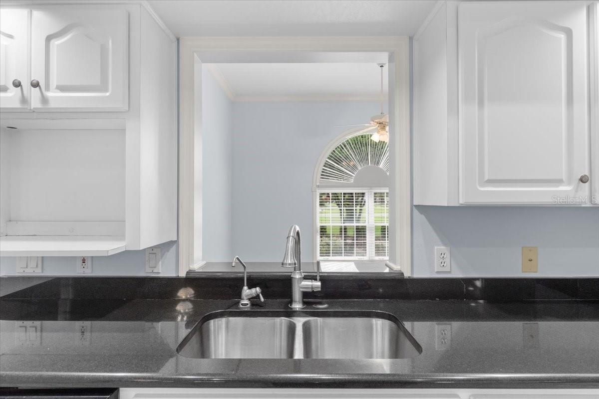 Image 27 of 61 For 725 Heritage Drive Ne