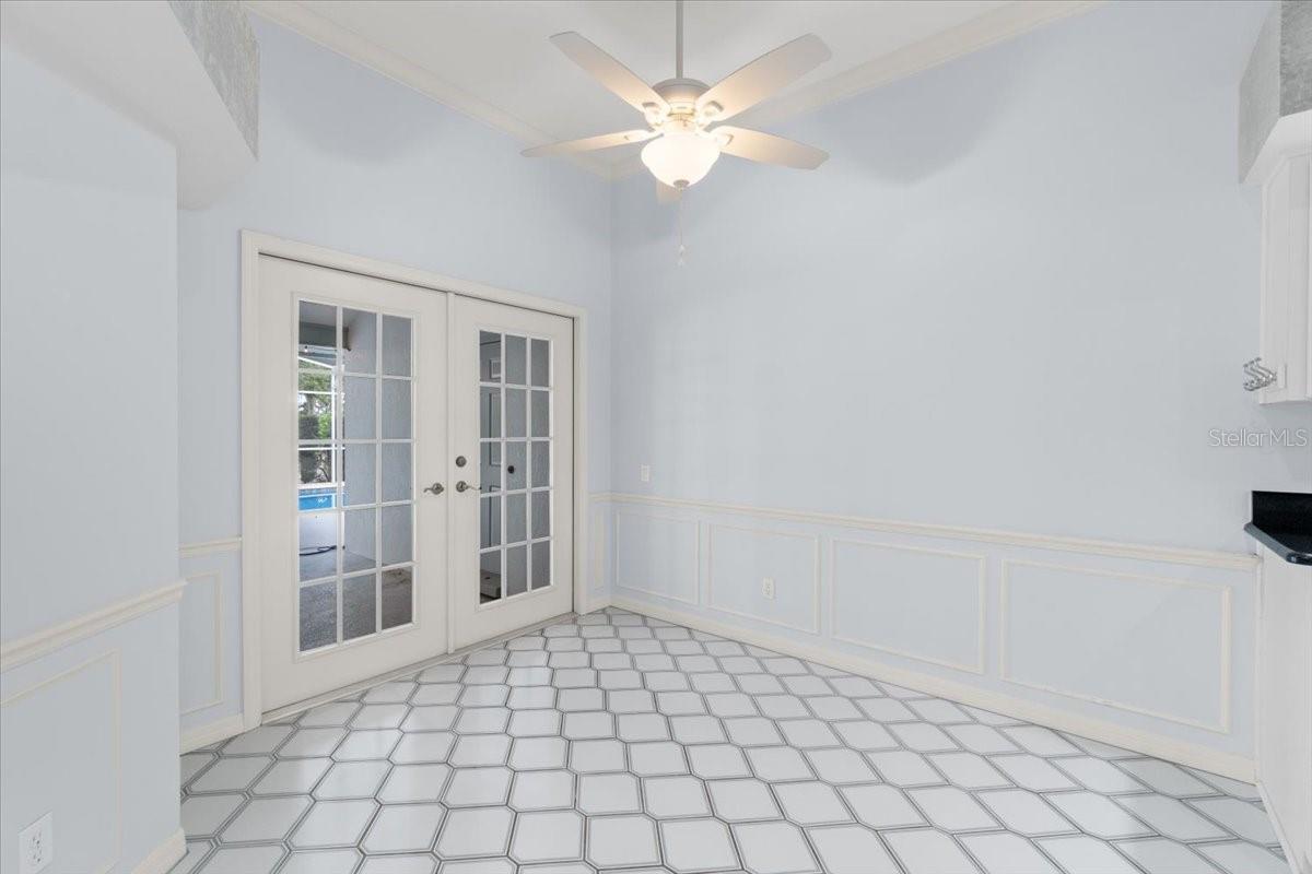 Image 31 of 61 For 725 Heritage Drive Ne