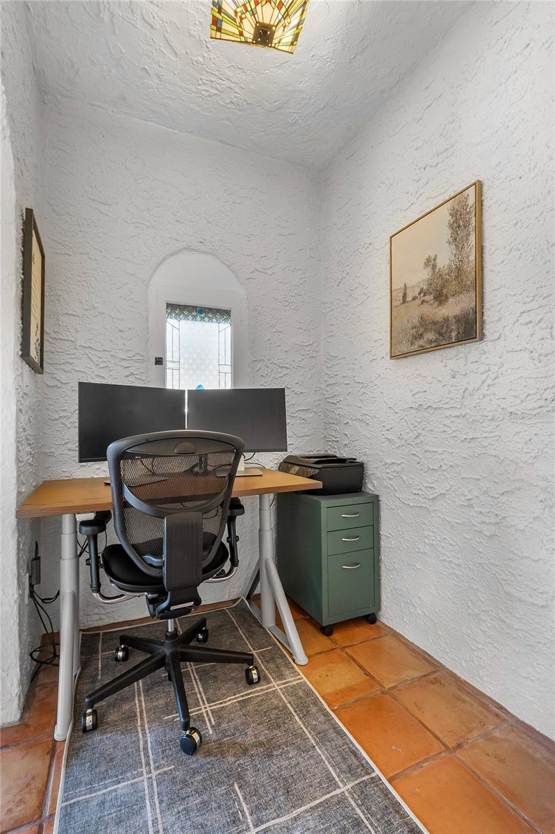 Image 18 of 43 For 1806 17th Street Nw
