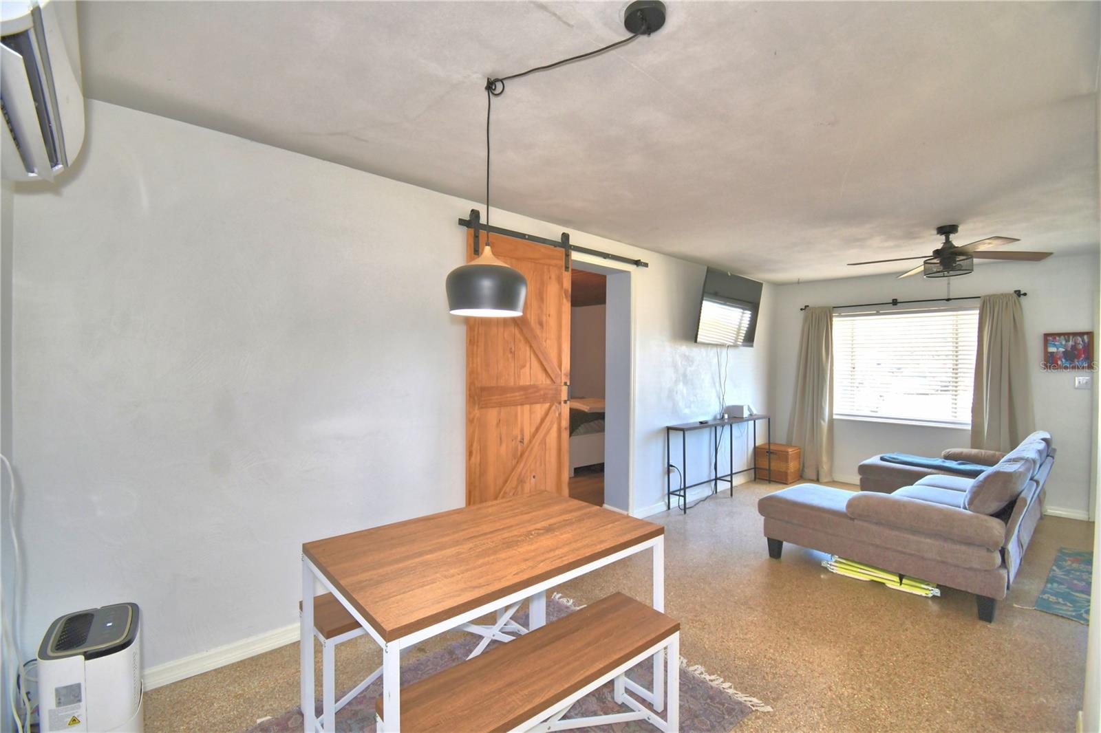 Image 10 of 42 For 140 Thelma Street