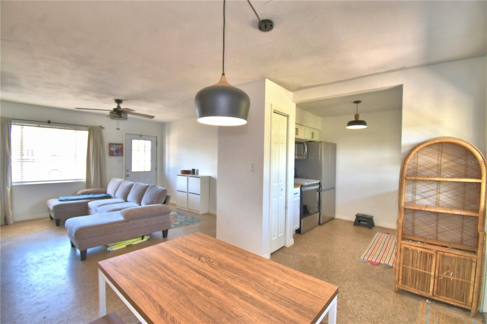 Image 11 of 42 For 140 Thelma Street