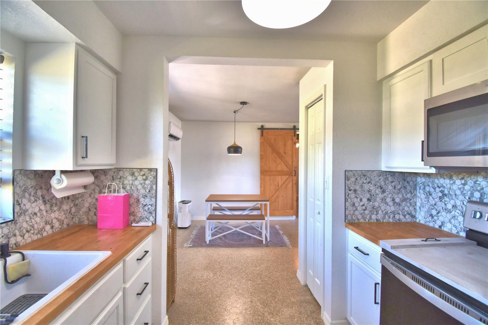 Image 12 of 42 For 140 Thelma Street