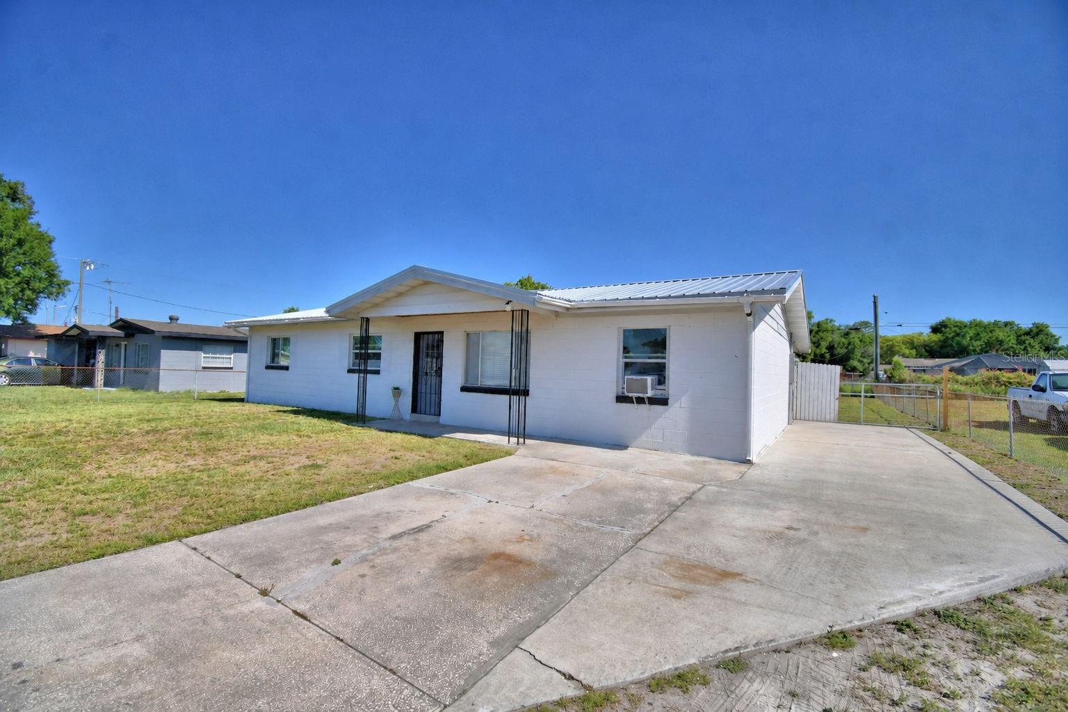 Image 2 of 42 For 140 Thelma Street