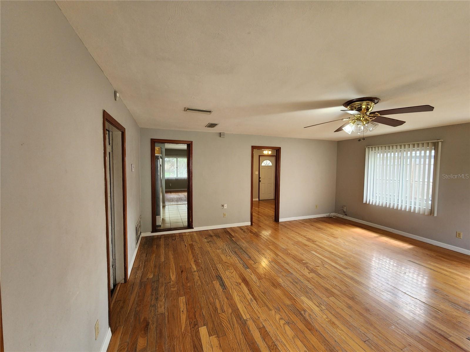 Image 12 of 27 For 2621 Canal Drive N