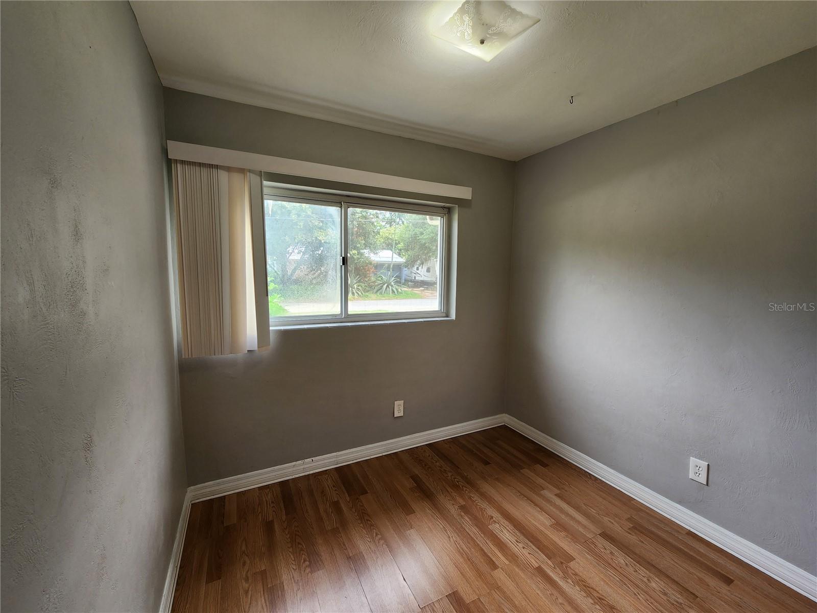 Image 14 of 27 For 2621 Canal Drive N