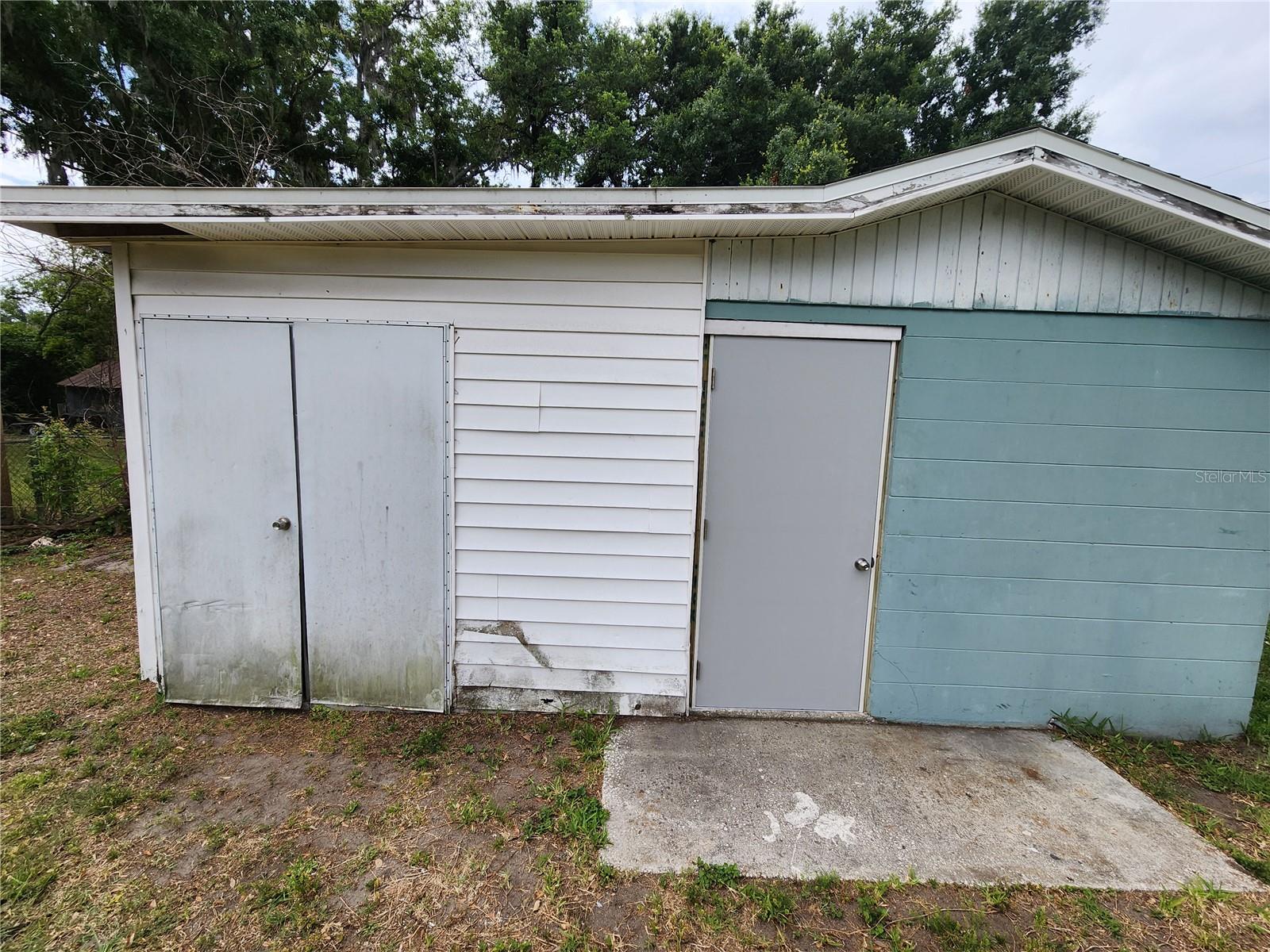 Image 20 of 27 For 2621 Canal Drive N