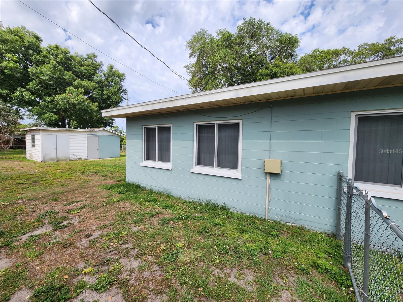 Image 5 of 27 For 2621 Canal Drive N