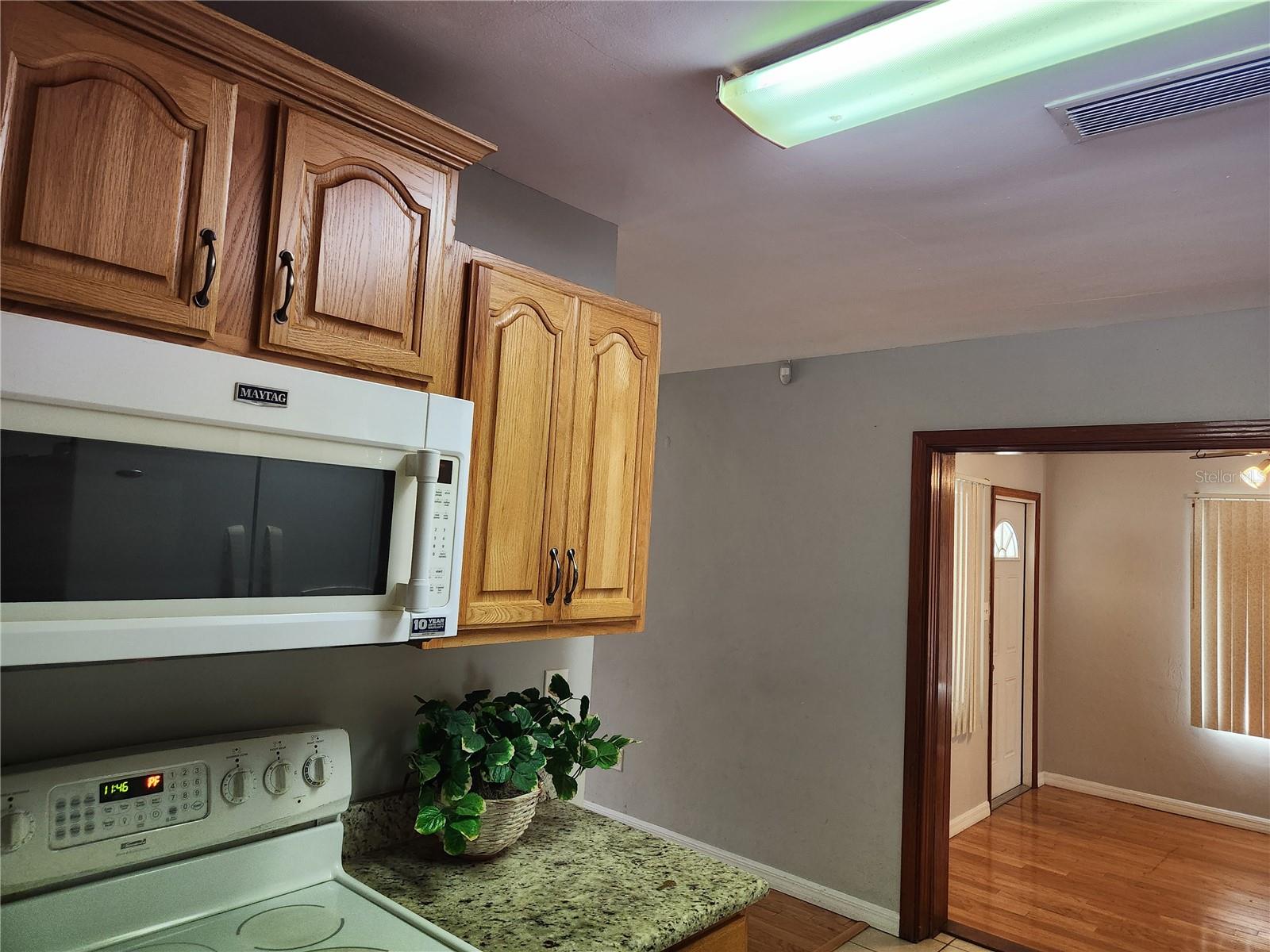 Image 7 of 27 For 2621 Canal Drive N