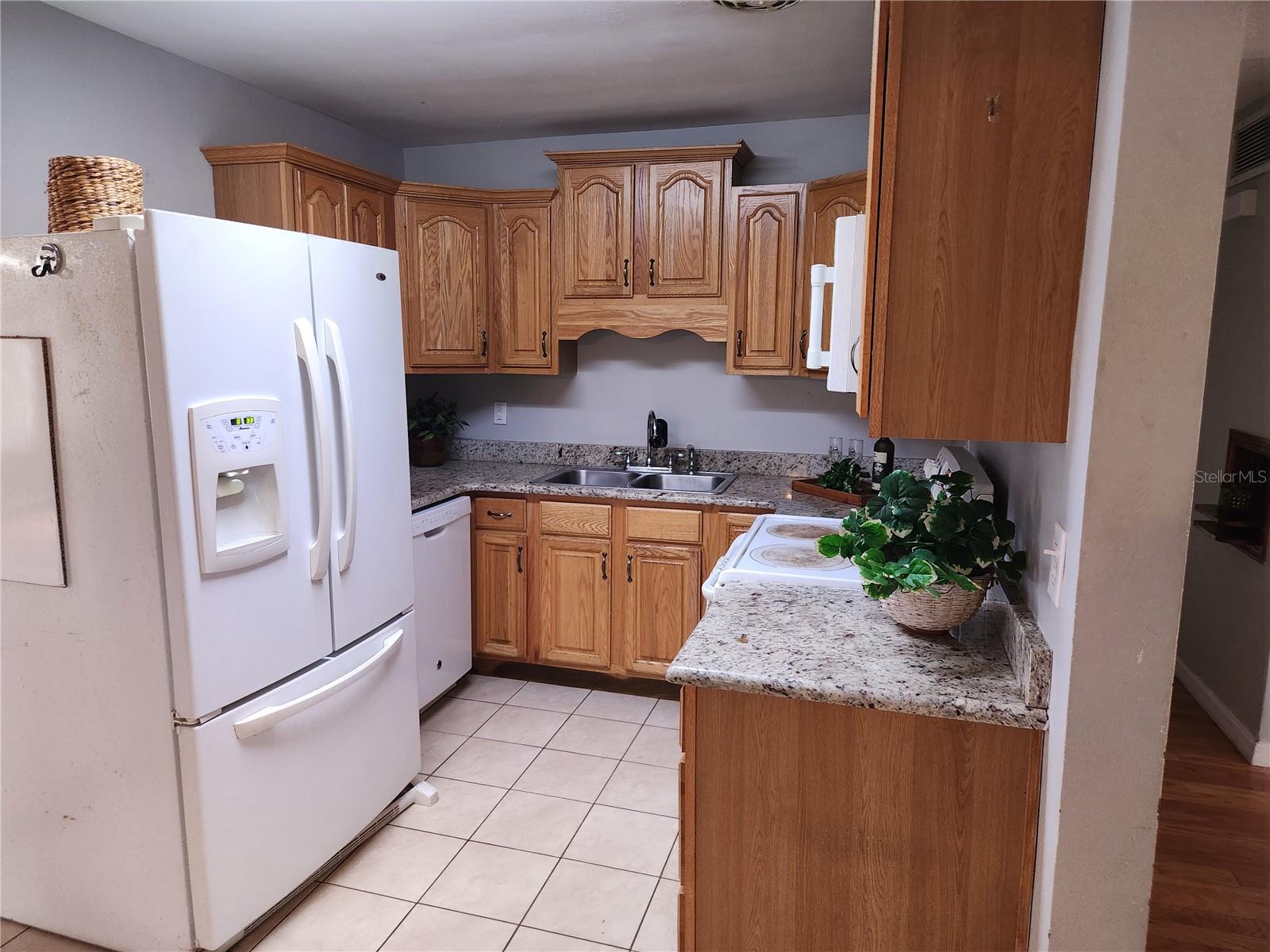 Image 8 of 27 For 2621 Canal Drive N