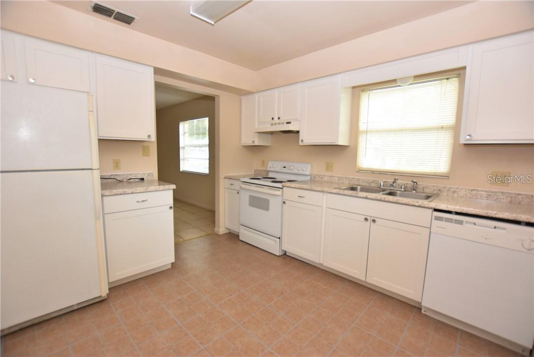 Image 3 of 13 For 1426 Fern Road